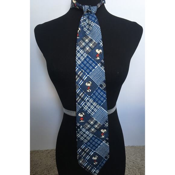 Vintage Blue Snoopy Tie - Picture 4 of 5